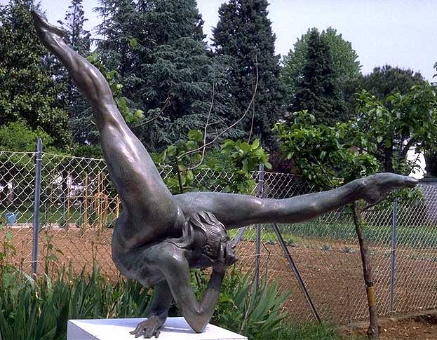 gymnast split sculpture