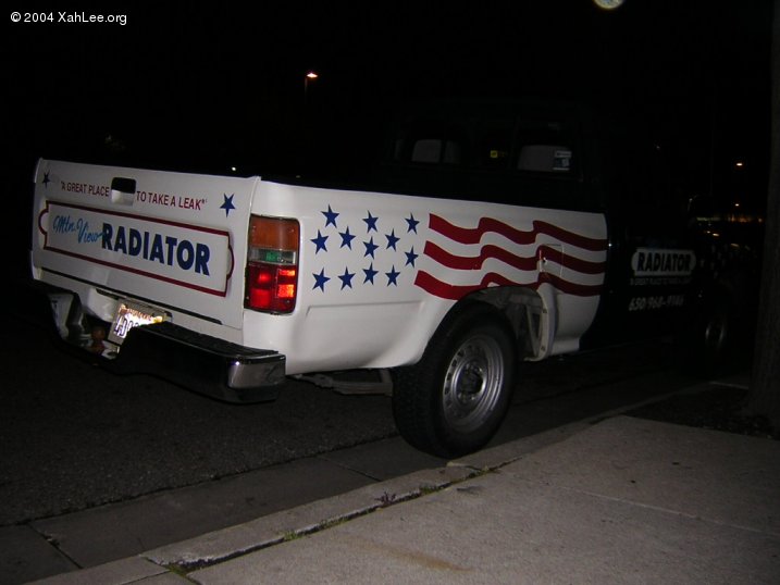 A truck painted in Stars'n'Stripes