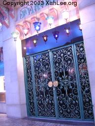 curlicue door deco