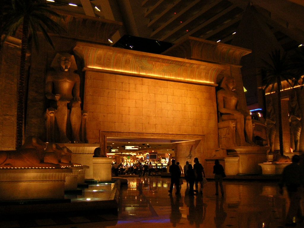 luxor lobby