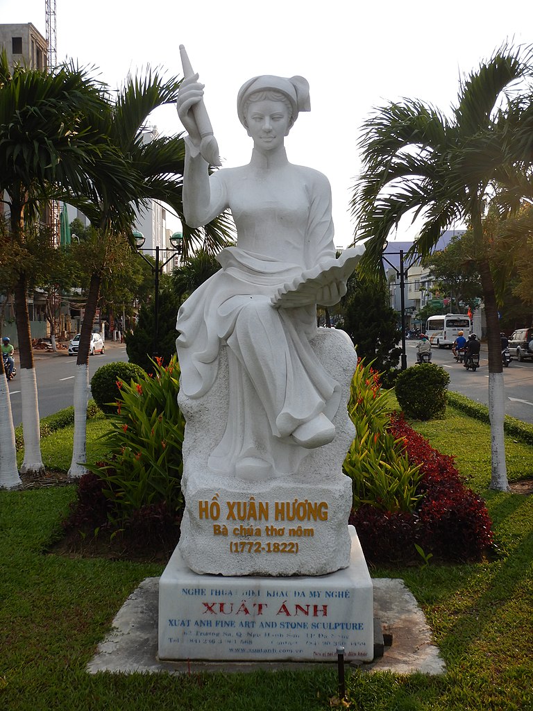 px-Ho Xuan Huong statue 8CMFX