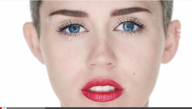 Miley Cyrus  Wrecking Ball-teary eyes