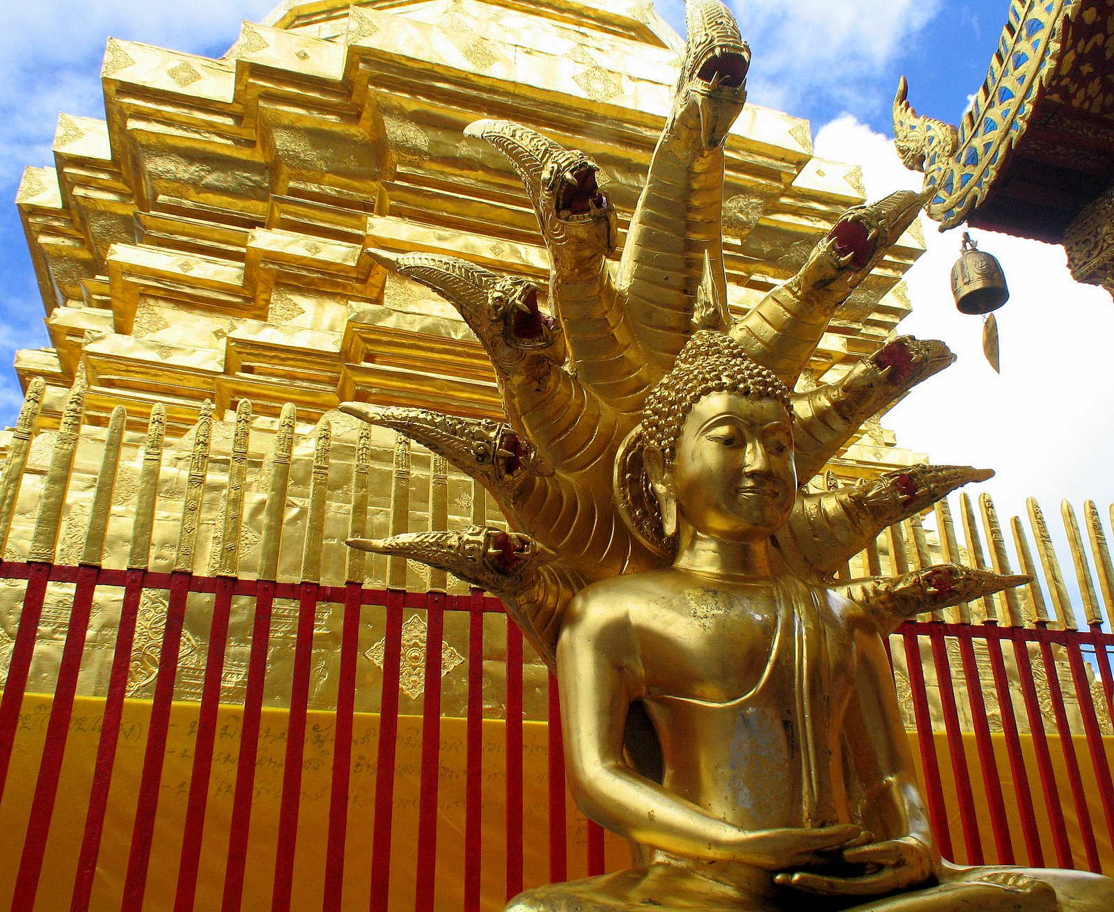 2006 0922 wat phrathat doi suthep buddha mucalinda