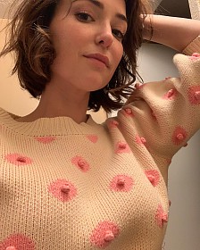 tits sweater 2019-03-03 cr4ct-s224x280