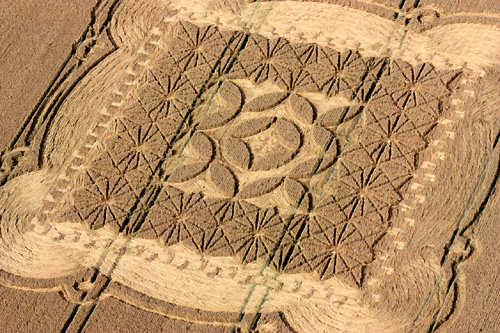 embrodery art crop circle