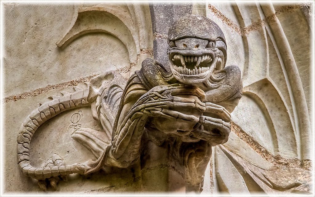 xenomorph gargoyle Bethlehem Chapel Nantes France 45388